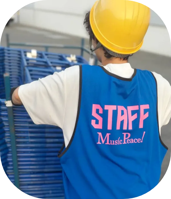 現場で働くスタッフ